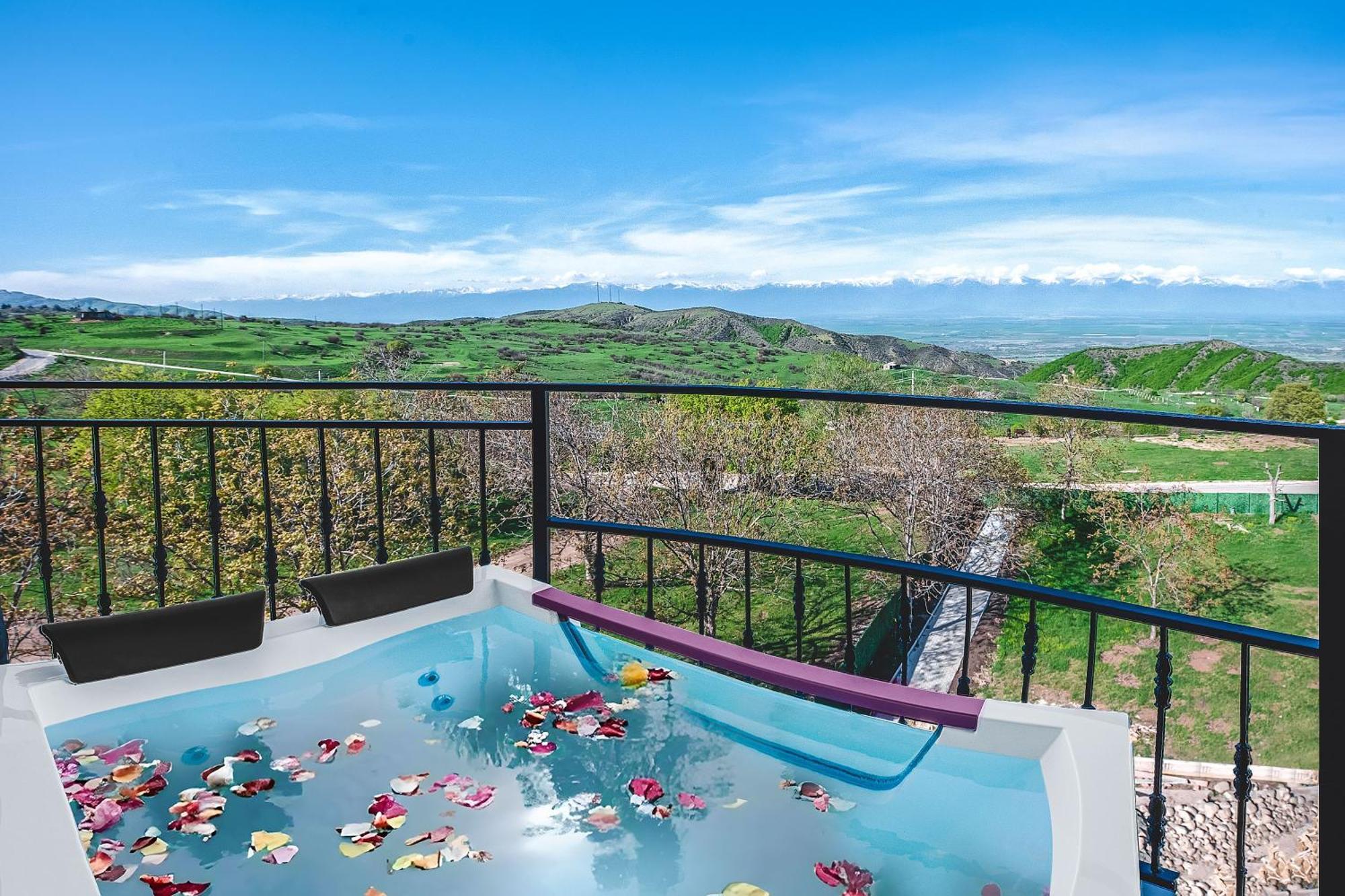 Villaggio Mirzaani Resort Sighnaghi Ngoại thất bức ảnh
